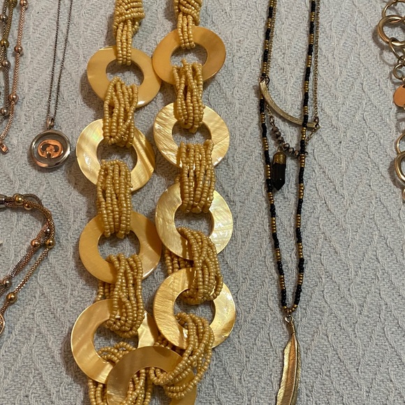 Bundle Jewelry 5 Necklaces 4 Bracelets 2 Pairs Earrings - Picture 5 of 6